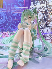 Banpresto Hatsune Miku Holiday Memories Game Prize Figure (In-stock)