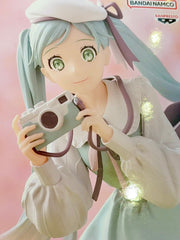 Banpresto Hatsune Miku Holiday Memories Camera Prize Figure (In-stock)